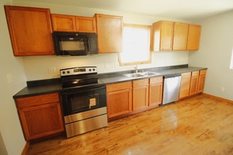 49 Hudson St in Mazomanie, WI - Building Photo - Building Photo
