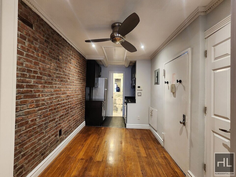 West 53rd Street in New York, NY - Building Photo