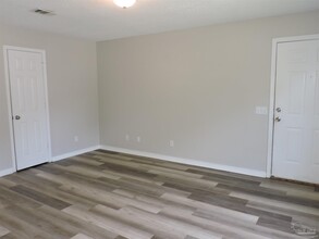 5525 Woodsman Ct in Pensacola, FL - Building Photo - Building Photo