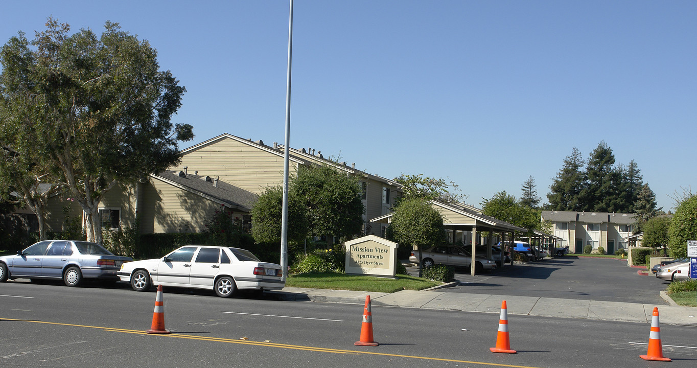 Mission View Apartments in Union City, CA - Building Photo