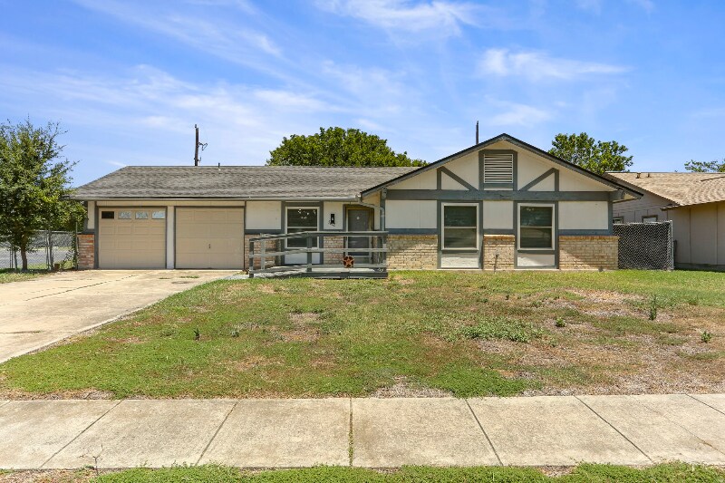 5622 Frst Lk St in San Antonio, TX - Building Photo