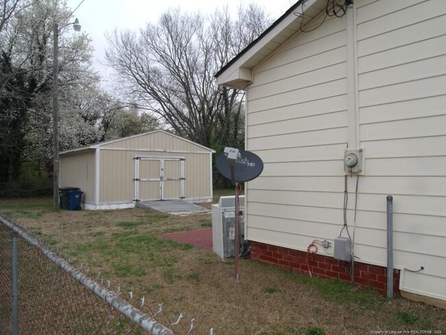 5211 Longbranch Dr in Fayetteville, NC - Building Photo - Building Photo