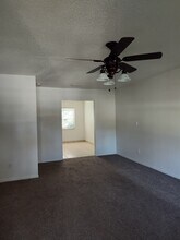 6706 S Kissimmee St, Unit 6706.5 Kissimmee st. FL in Tampa, FL - Foto de edificio - Building Photo