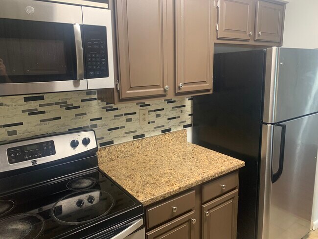 505 Ravens Crest Dr, Unit 505 in Plainsboro, NJ - Building Photo - Building Photo