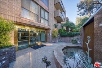 235 S Tower Dr in Beverly Hills, CA - Building Photo - Building Photo