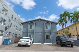 637 SW 10th Ave in Miami, FL - Building Photo