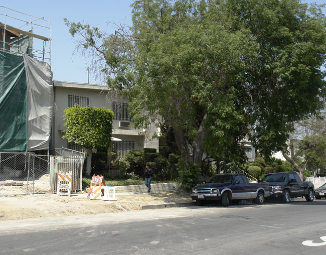 5025 Maplewood Ave in Los Angeles, CA - Building Photo - Building Photo