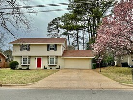 7814 Milton St SW in Huntsville, AL - Building Photo