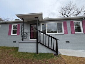 1900 Selwyn Dr in Decatur, GA - Building Photo - Building Photo