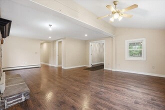 1206 Cherry Lane Rd in East Stroudsburg, PA - Foto de edificio - Building Photo