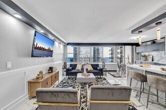 400 E Randolph St, Unit 2225 in Chicago, IL - Foto de edificio - Building Photo