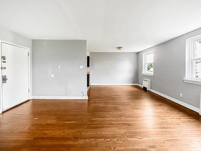 1545 Medary Ave in Philadelphia, PA - Foto de edificio - Building Photo