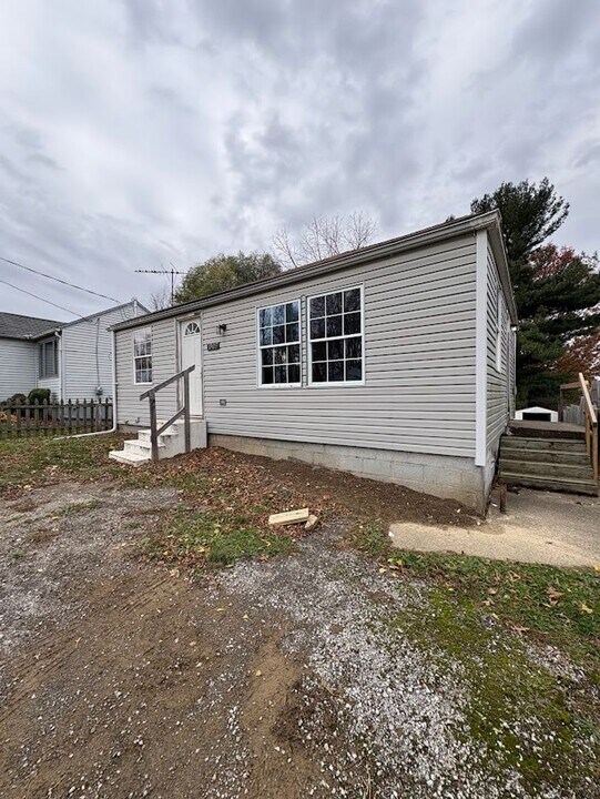 1905 Tanner Ave SW in Canton, OH - Building Photo