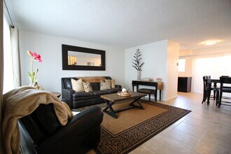 1326 Galleon Way in San Luis Obispo, CA - Building Photo - Building Photo