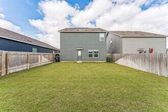232 Rancho Del Cielo Ln in Jarrell, TX - Building Photo - Building Photo