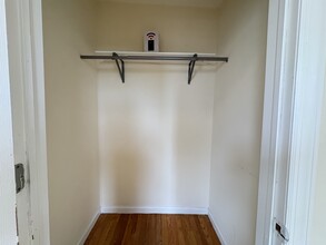 138 Armstrong Ave, Unit 2 in Jersey City, NJ - Building Photo - Building Photo
