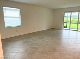 9154 Leatherwood Loop in Lehigh Acres, FL - Foto de edificio - Building Photo