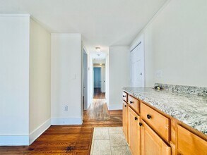 179 Bradley St-Unit -179-2 in New Haven, CT - Foto de edificio - Building Photo