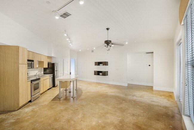 property at 911 Keith Ln