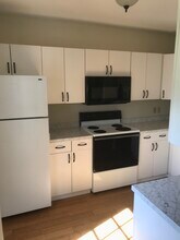 291 E Allen St, Unit A in Winooski, VT - Building Photo - Building Photo