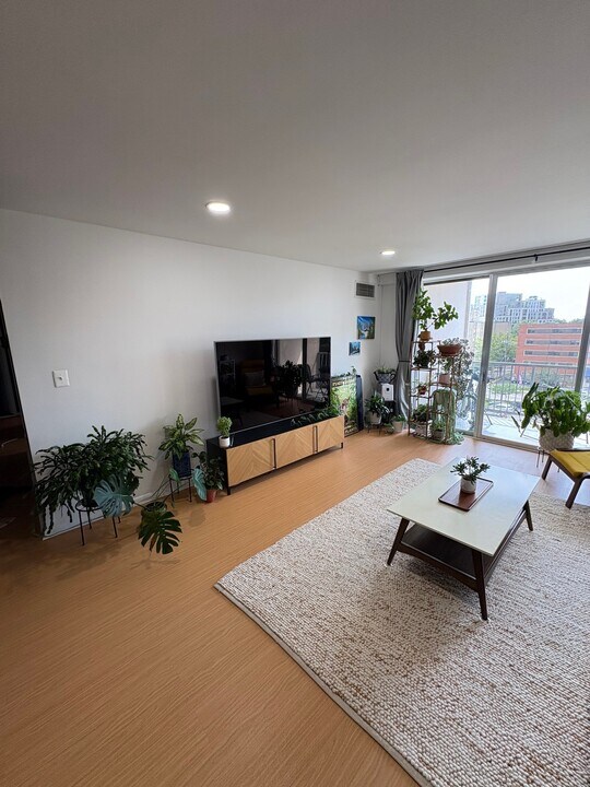 4977 Battery Ln in Bethesda, MD - Building Photo