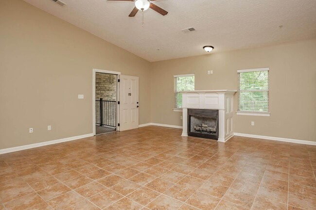 Stonewater Place in Jackson, TN - Building Photo - Building Photo