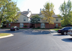 12 Oaks At Schaumburg in Schaumburg, IL - Building Photo - Building Photo