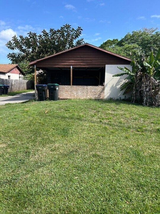 5523 Lehigh Ave in Orlando, FL - Building Photo