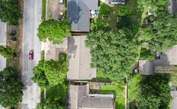 7702 Richmond Ave. in Houston, TX - Building Photo - Building Photo