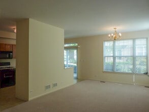 1250 Georgetown Way in Vernon Hills, IL - Building Photo - Building Photo