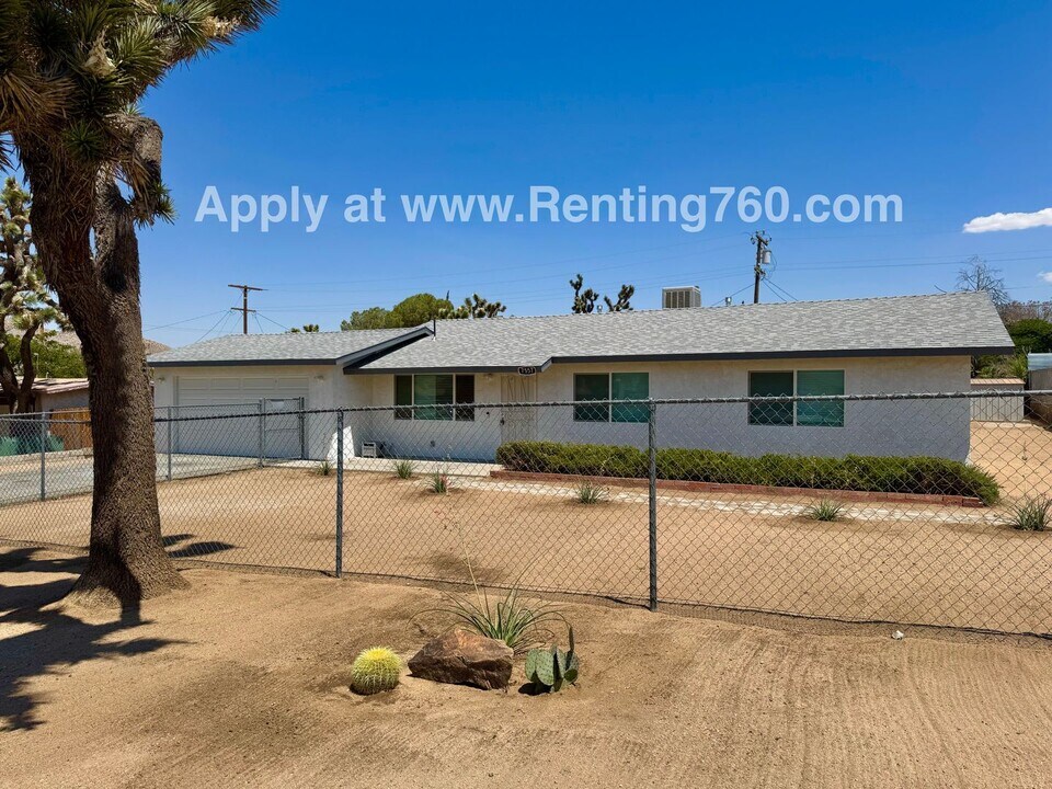 7557 Inca Trail in Yucca Valley, CA - Foto de edificio