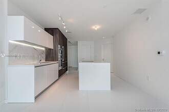 851 NE 1st Ave, Unit 1608 in Miami, FL - Building Photo - Building Photo