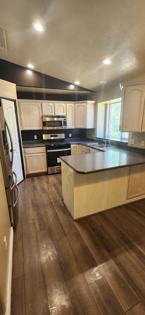 413 Stephie Marie Ln in South Salt Lake, UT - Building Photo - Building Photo