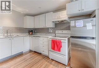 530 St David St N in Fergus, ON - Building Photo - Building Photo