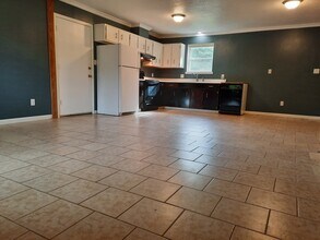 3034 Stillwell Blvd in Crestview, FL - Foto de edificio - Building Photo