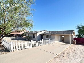 1360 S Bunker Hill Dr in Florence, AZ - Building Photo - Building Photo