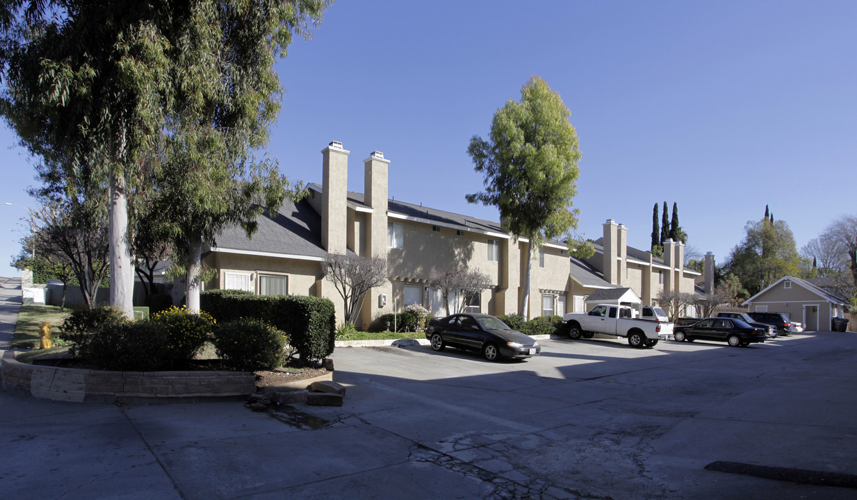 1265 E Grand Ave in Escondido, CA - Foto de edificio