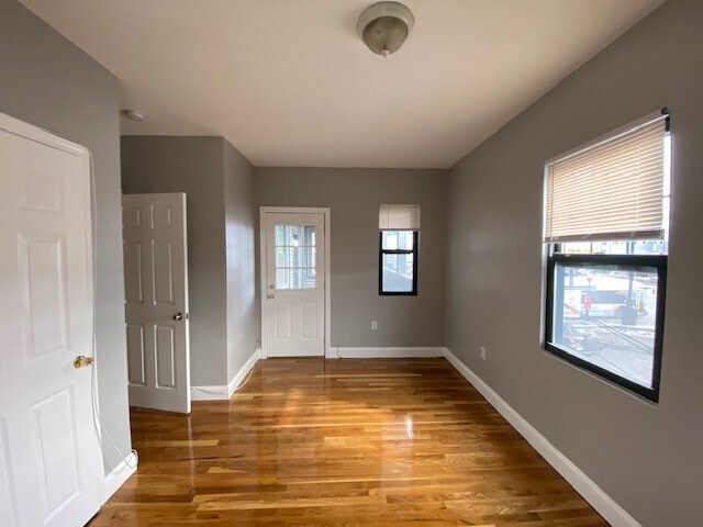 573 Dorchester Ave, Unit 2 in Boston, MA - Building Photo - Building Photo