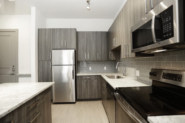 101 Center in Arlington, TX - Building Photo - Interior Photo