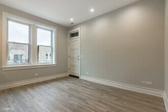 2318 W Thomas St in Chicago, IL - Building Photo - Building Photo