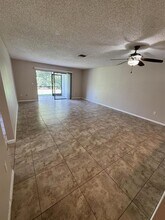 1403 Lakeview Dr E in Royal Palm Beach, FL - Building Photo - Building Photo