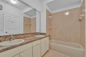 27463 SW 137th Ct in Homestead, FL - Building Photo - Building Photo