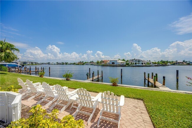 3070 Gulf Shore Blvd N