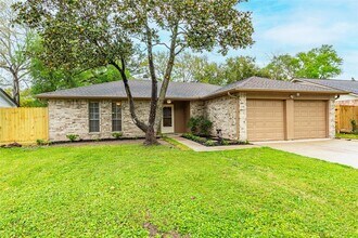 16123 Tibet Rd in Friendswood, TX - Building Photo - Building Photo