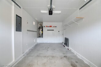 536 Mayfair Walk Ave in Las Vegas, NV - Building Photo - Building Photo