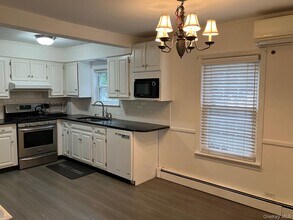 18 Park Ave in Glen Cove, NY - Building Photo - Building Photo