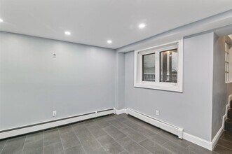 211 New York Ave in Jersey City, NJ - Building Photo - Building Photo