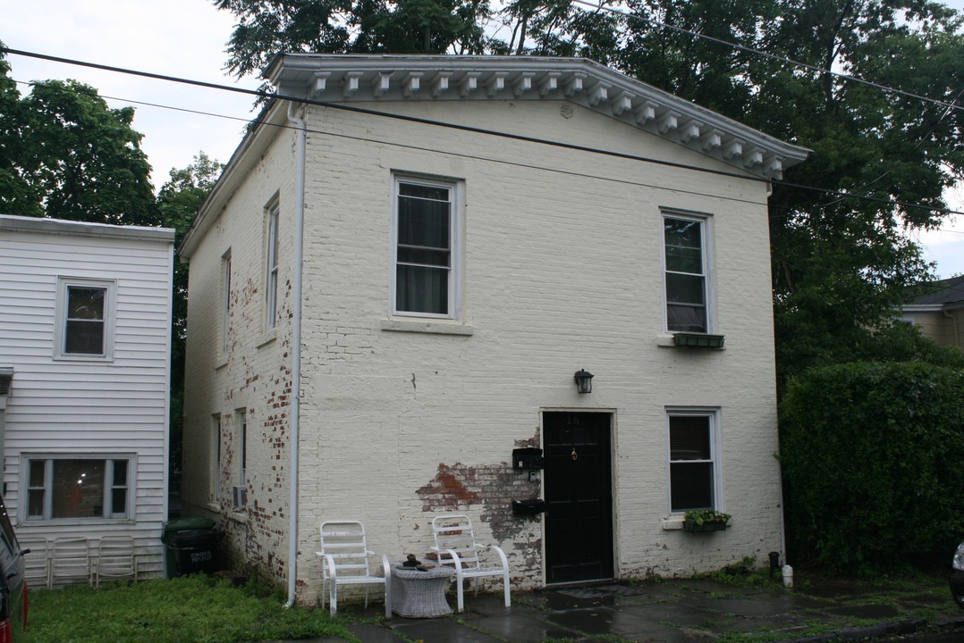 16 Russell St in Saugerties, NY - Building Photo