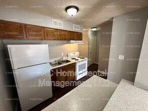 561 N Somerset Terrace in Olathe, KS - Building Photo - Building Photo