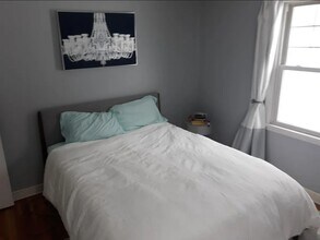 3305 Xenwood Ave S in Minneapolis, MN - Building Photo - Building Photo